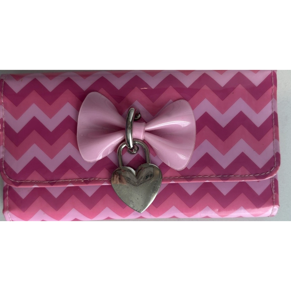 Claire's vinyl locket style silver heart charm bow bright pink wallet - Picture 2 of 12